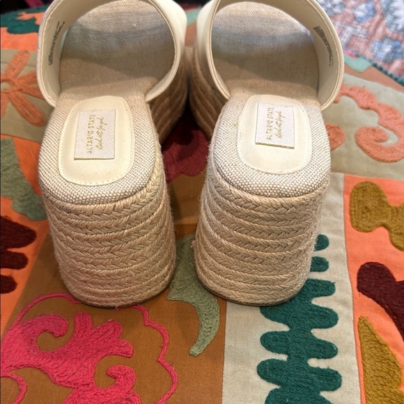Altar'd State Cream Espadrille Platform Shoes size 9 - Picture 8 of 9